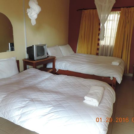 Lions Court Lodge Nanyuki Exterior photo