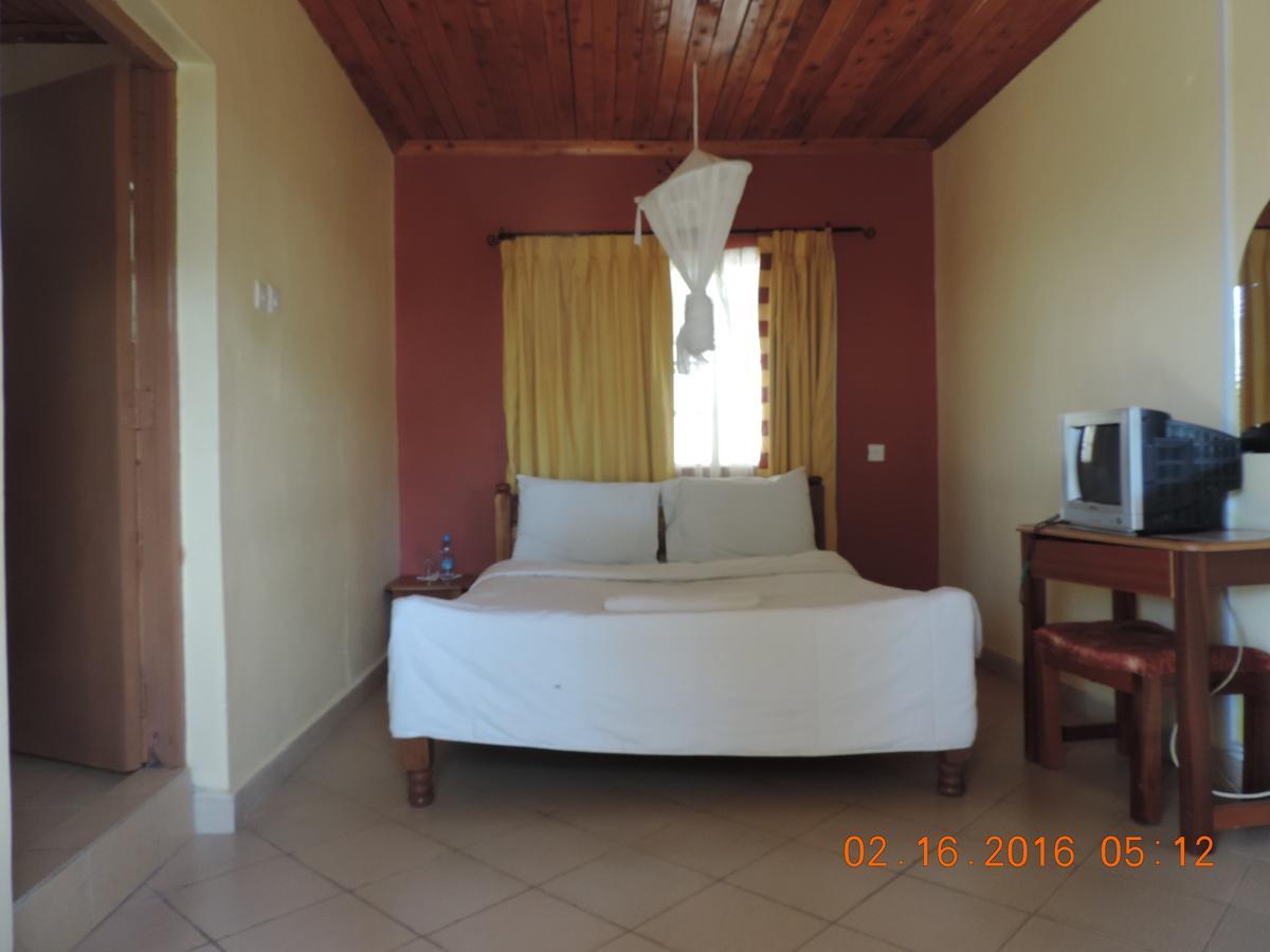 Lions Court Lodge Nanyuki Exterior photo
