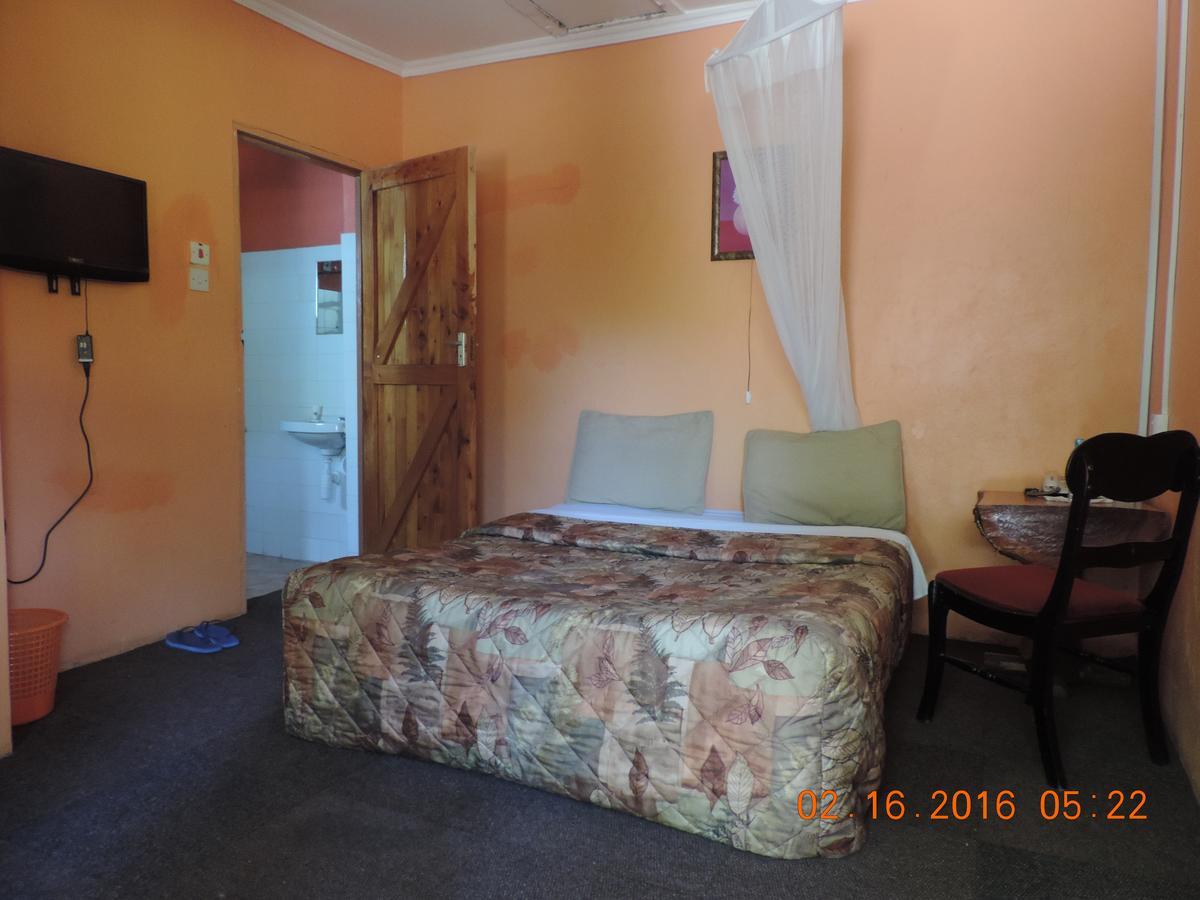 Lions Court Lodge Nanyuki Exterior photo
