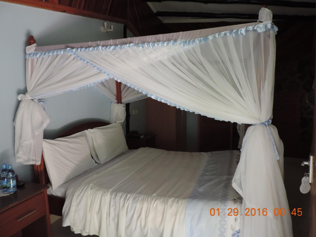 Lions Court Lodge Nanyuki Exterior photo